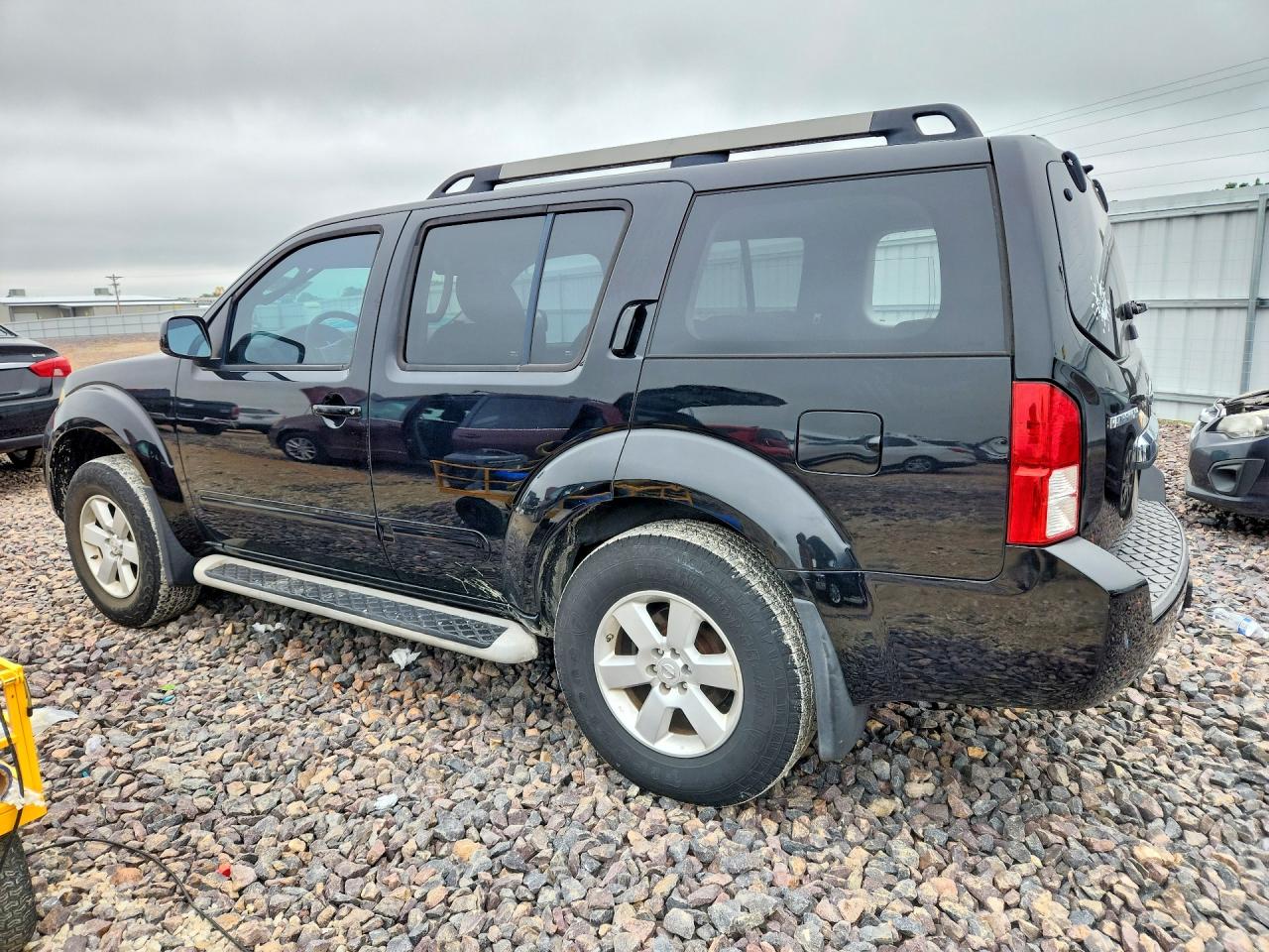 Nissan Pathfinder S