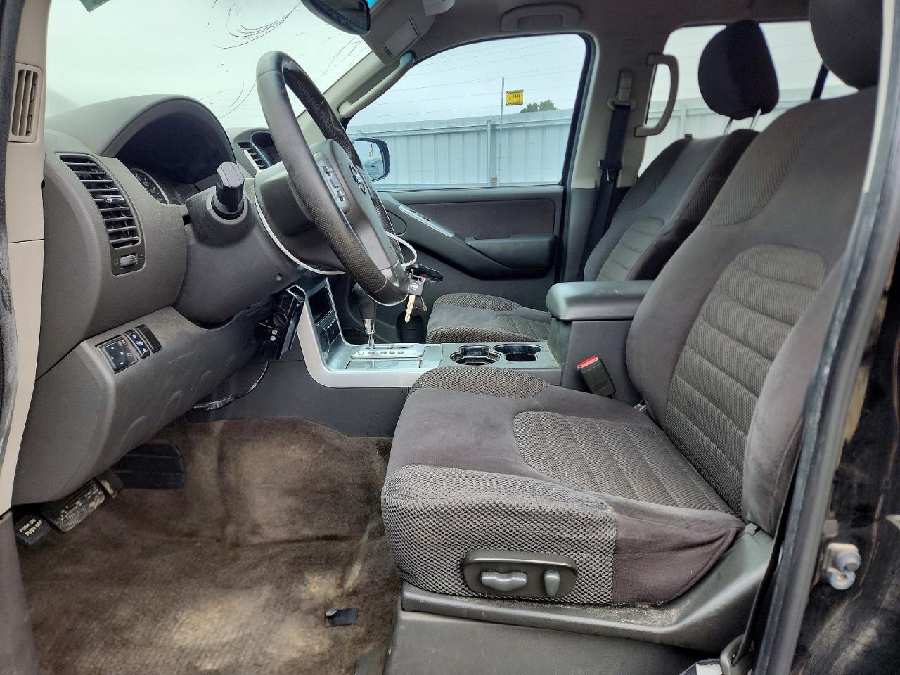 Nissan Pathfinder S