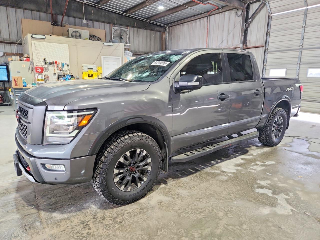 Salvage Nissan Titan Image