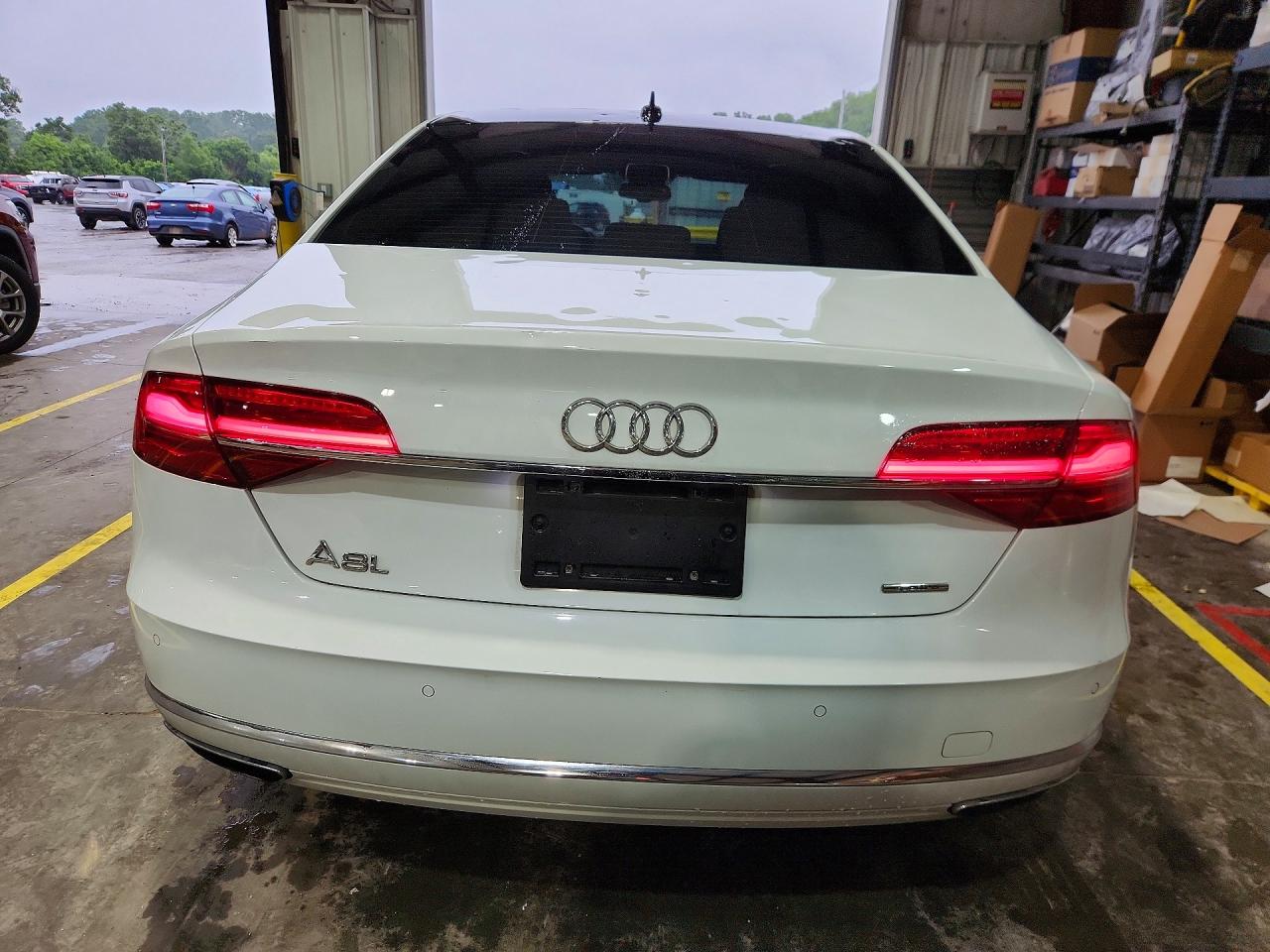 Audi A8 L Quattro