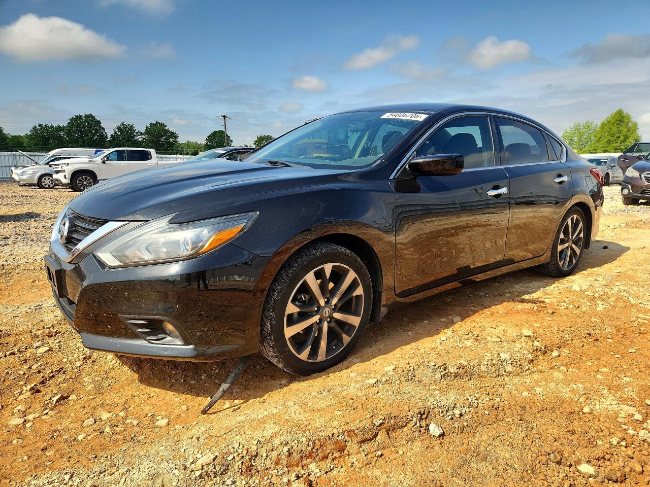Salvage Nissan Altima Image
