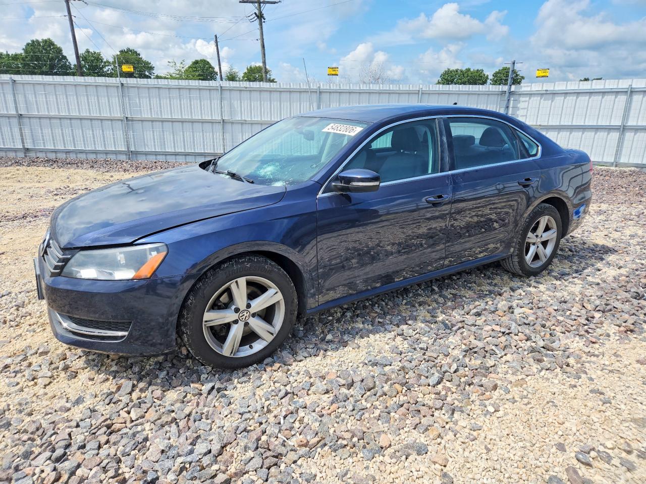 Salvage Volkswagen Passat Image