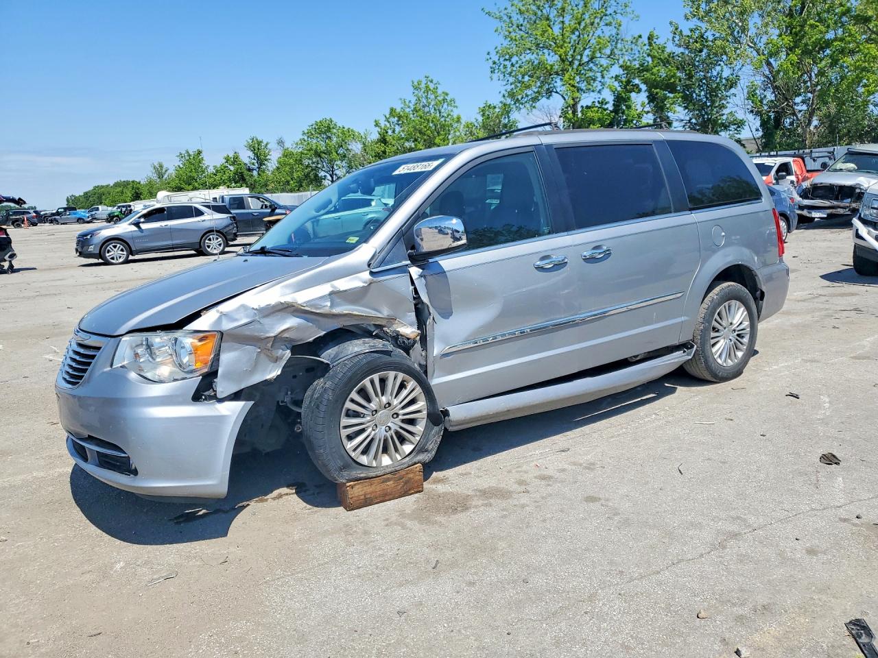 Salvage Chrysler Minivan Image