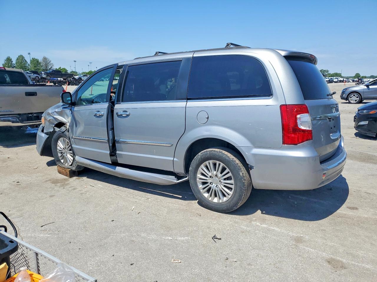 Chrysler Minivan Touring L