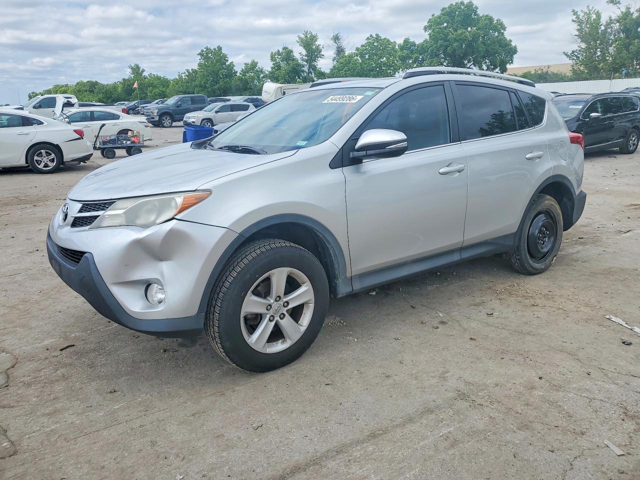 Salvage Toyota RAV4 Image