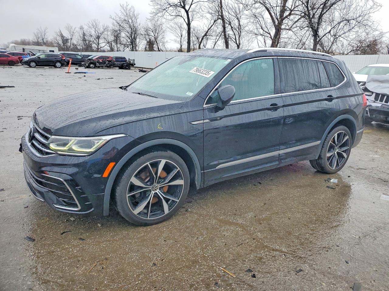 Salvage Volkswagen Tiguan Image