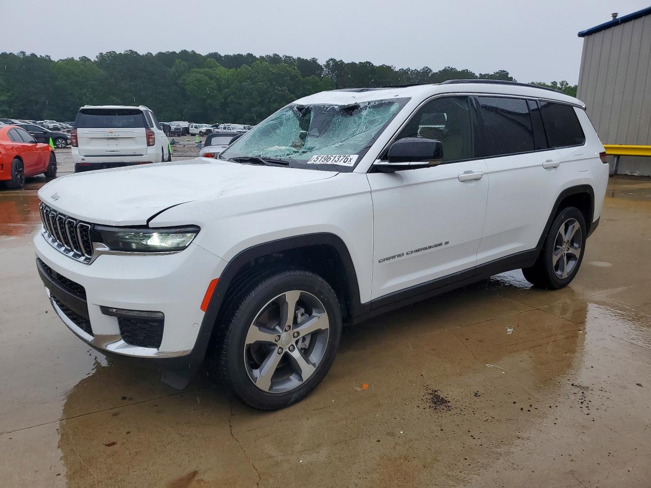 Salvage Jeep Grand Cherokee Image