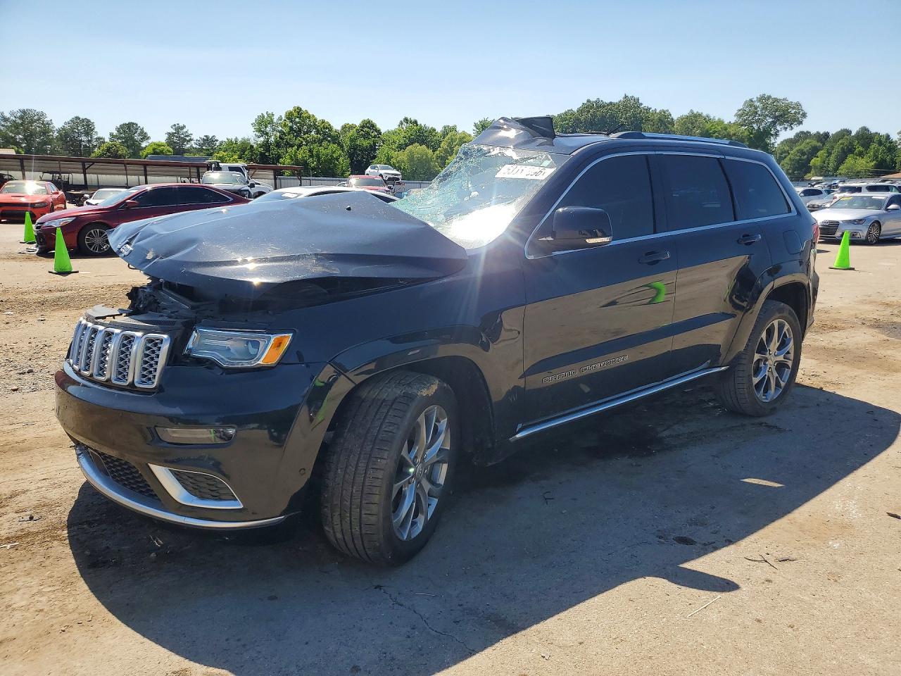 Salvage Jeep Grand Cherokee Image