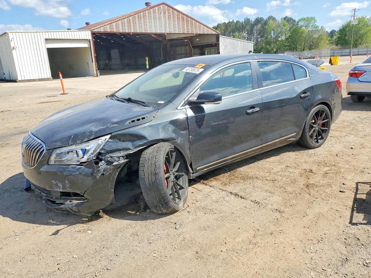 Salvage Buick LaCrosse Image