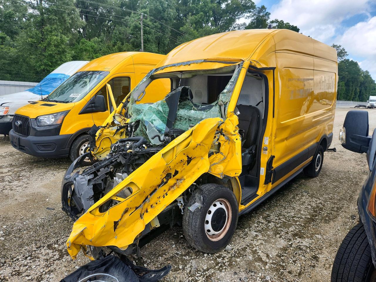 Salvage Ford Transit Image
