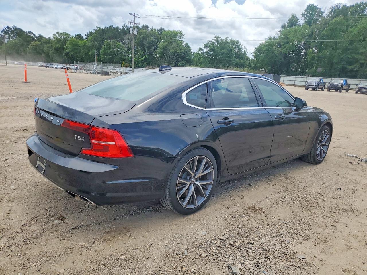 Volvo S90 T5 Momentum