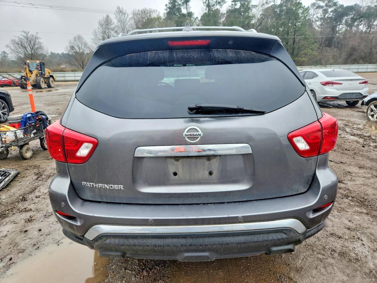 Nissan Pathfinder S