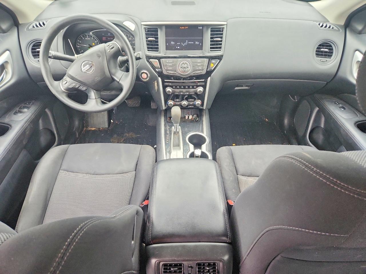 Nissan Pathfinder S