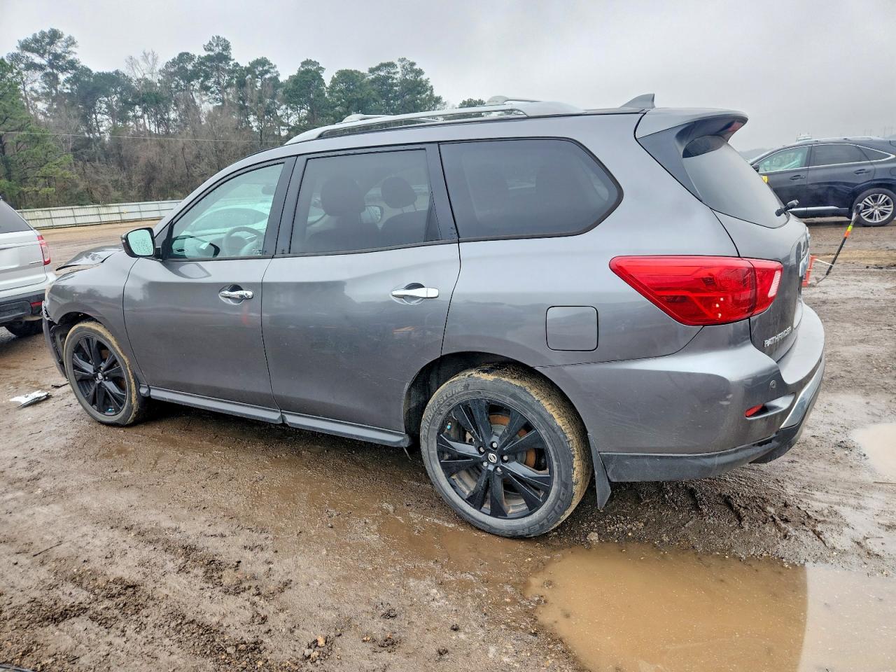 Nissan Pathfinder S