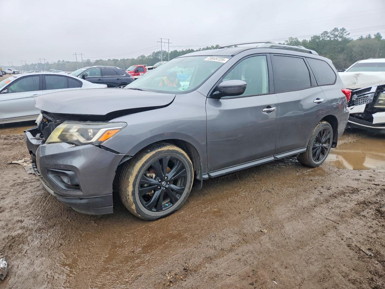 Salvage Nissan Pathfinder Image