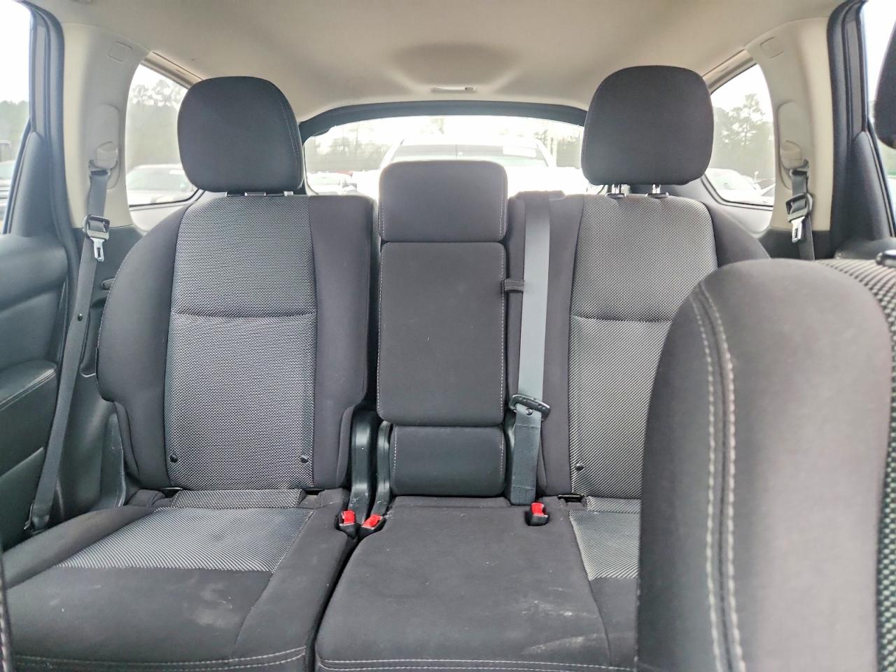 Nissan Pathfinder S