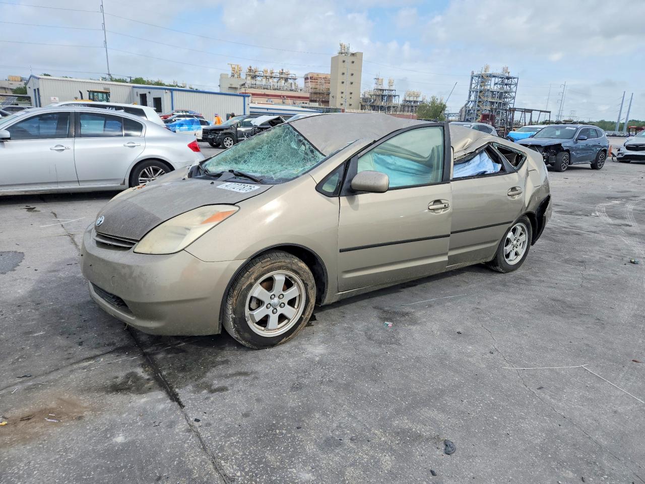 Salvage Toyota Prius Image