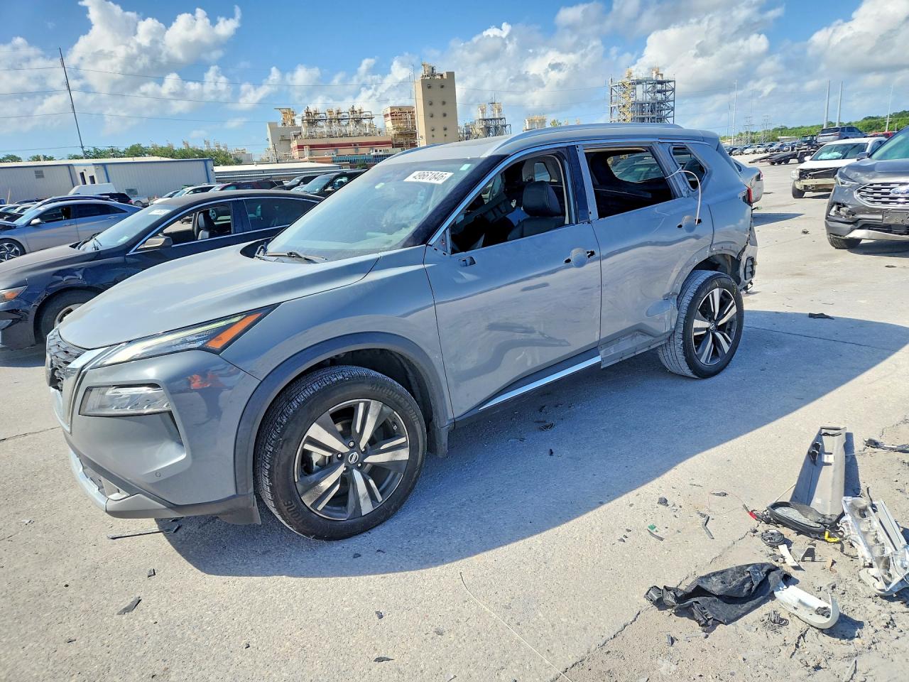 Salvage Nissan Rogue Image