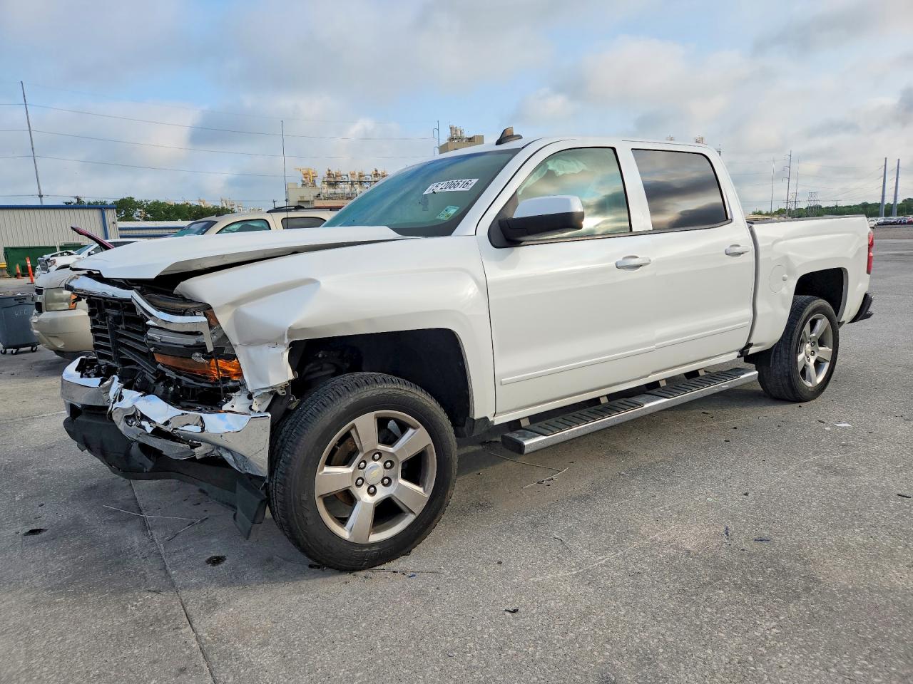 Salvage Chevrolet Silverado Image