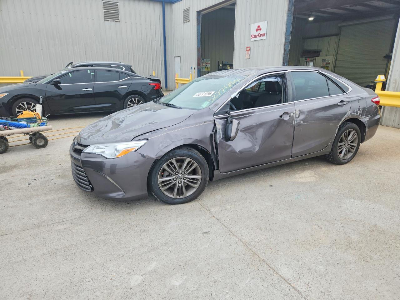 Salvage Toyota Camry Image