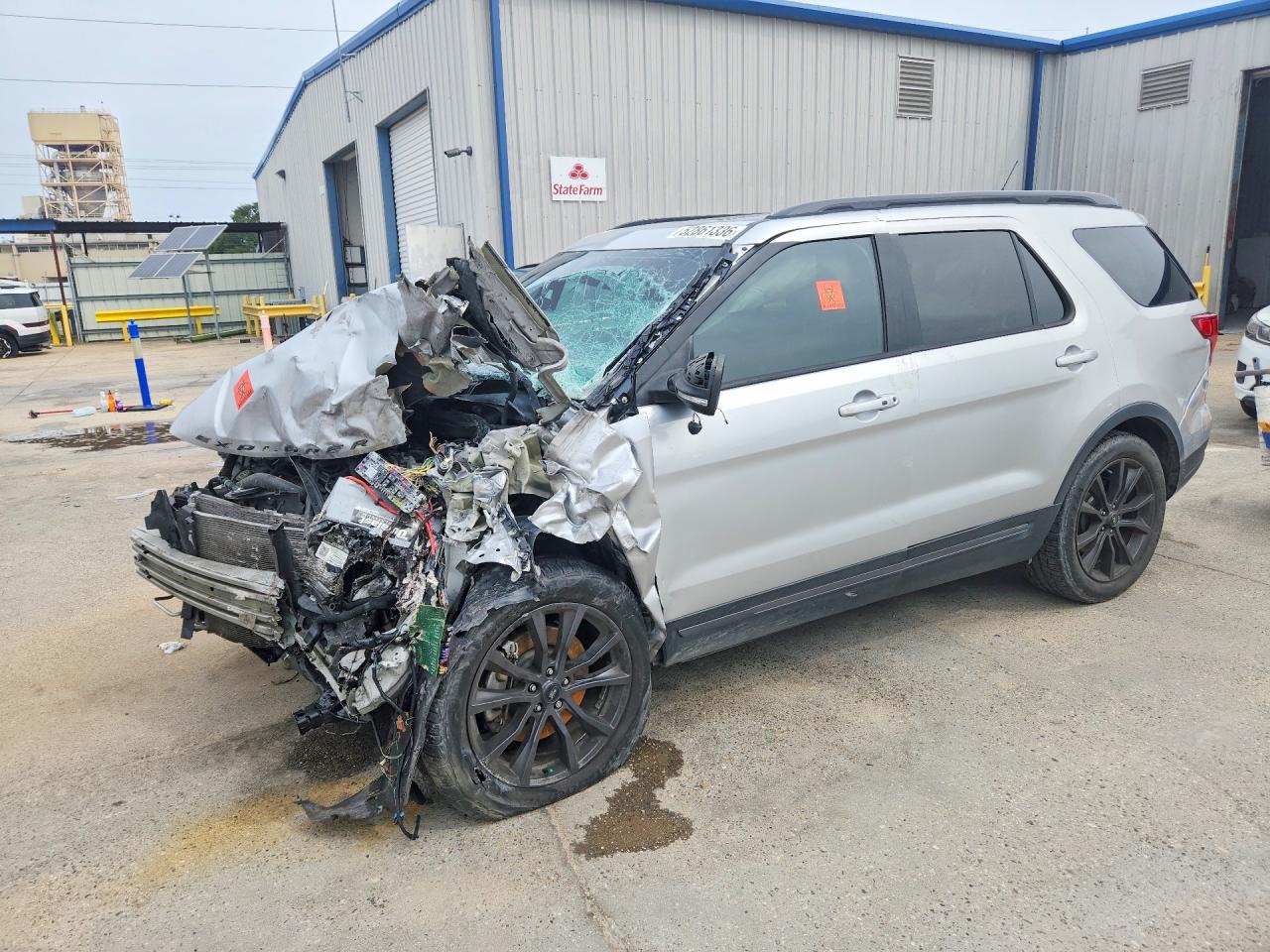 Salvage Ford Explorer Image