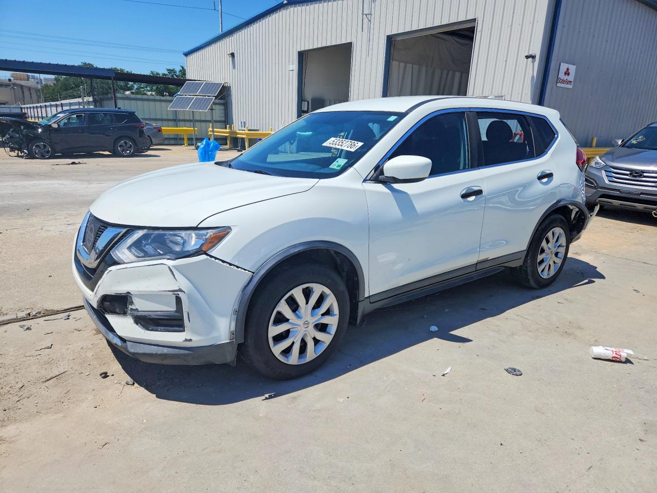 Salvage Nissan Rogue Image
