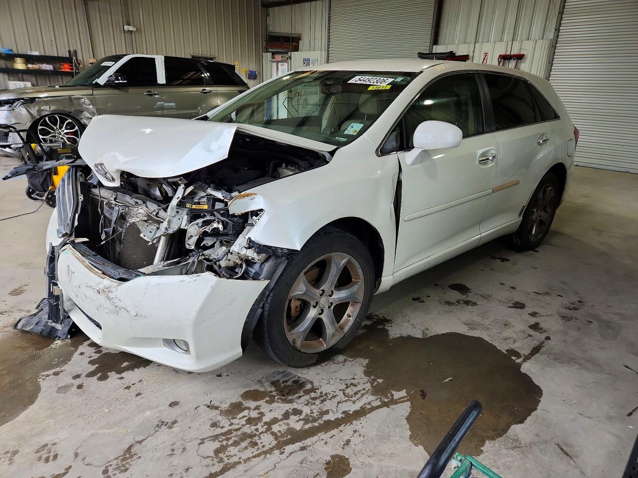 Salvage Toyota Venza Image