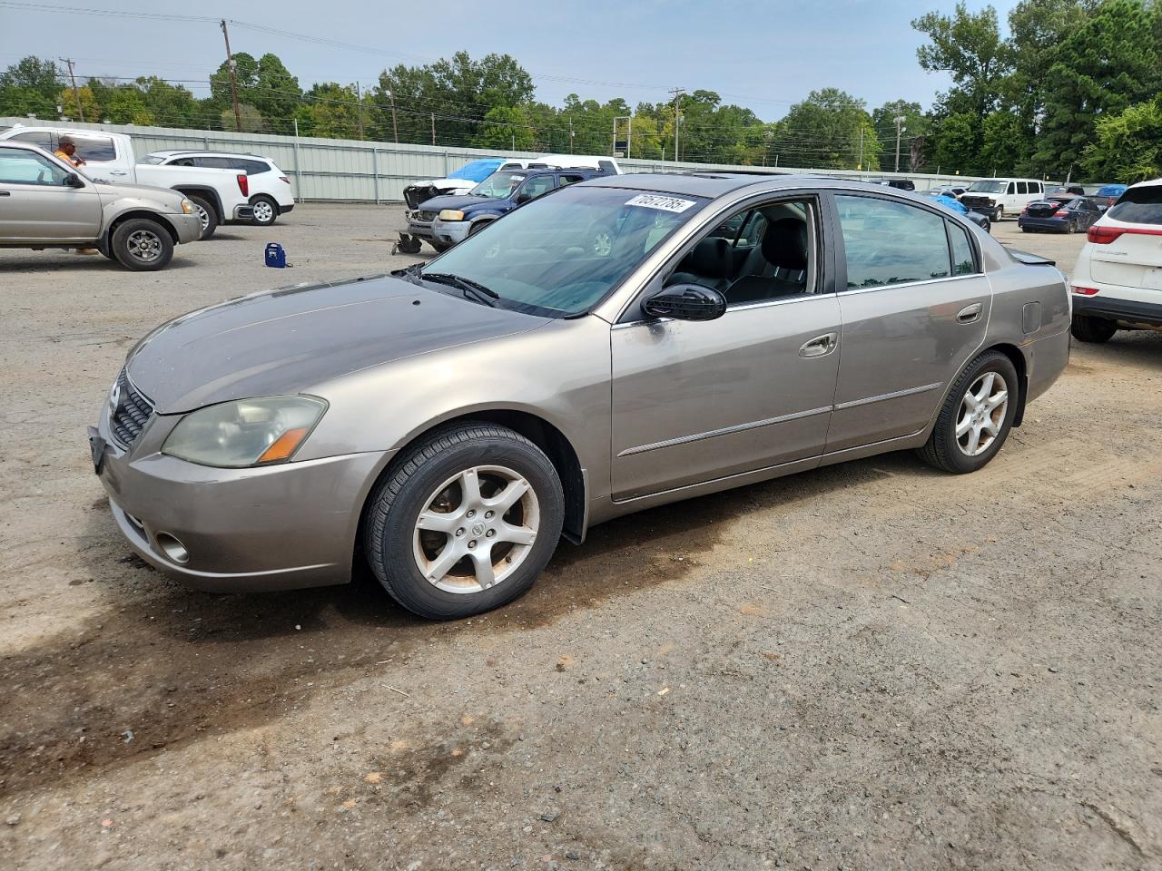 Salvage Nissan Altima Image