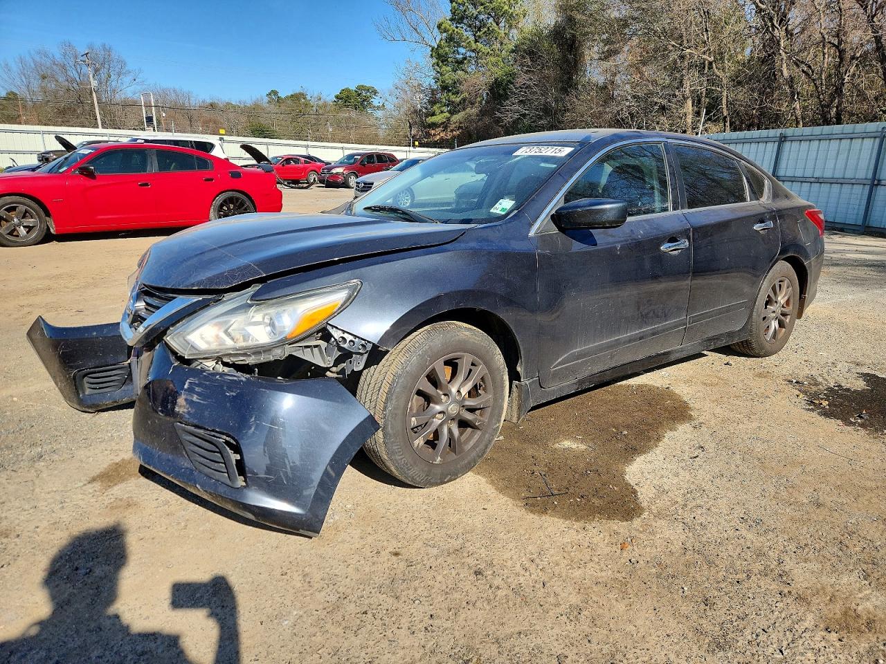 Salvage Nissan Altima Image