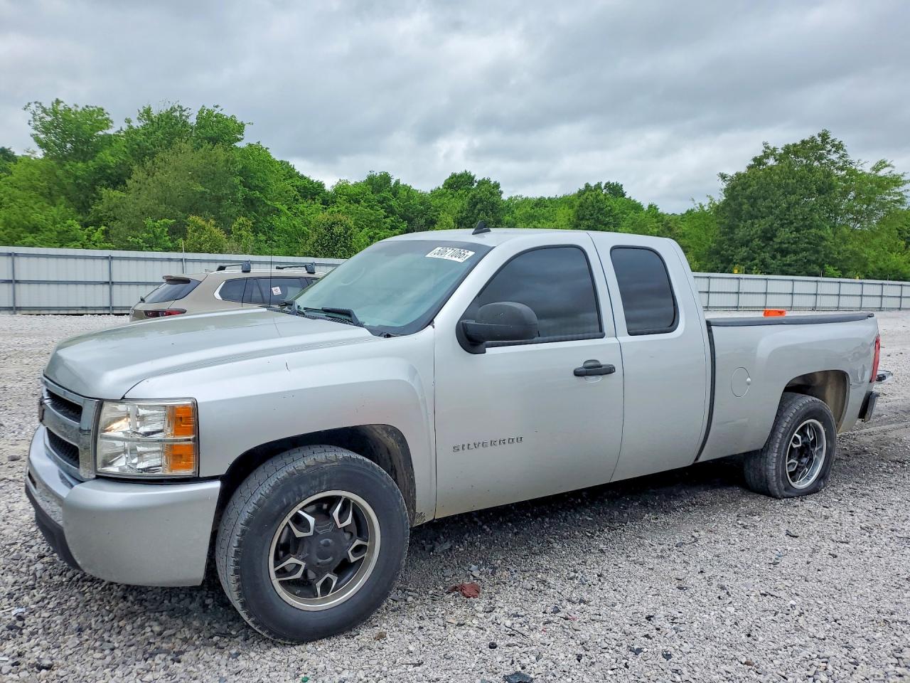 Salvage Chevrolet Silverado Image