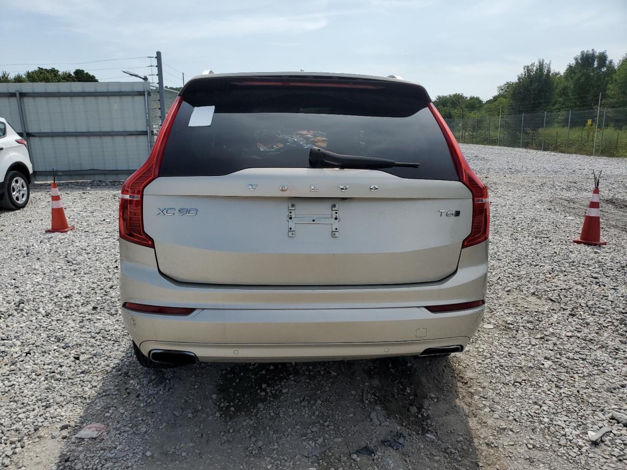 Volvo XC90 T6