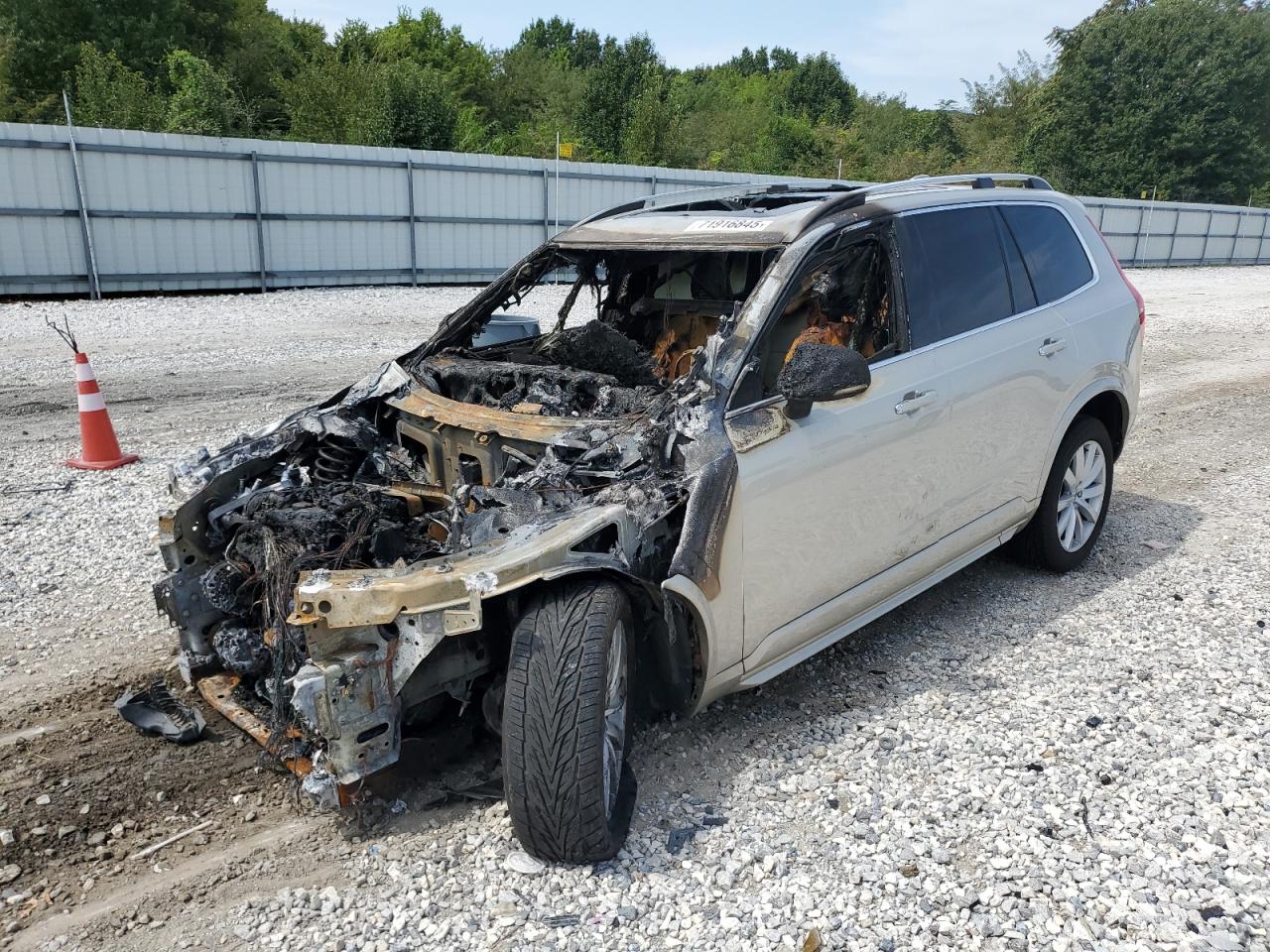 Salvage Volvo XC90 Image