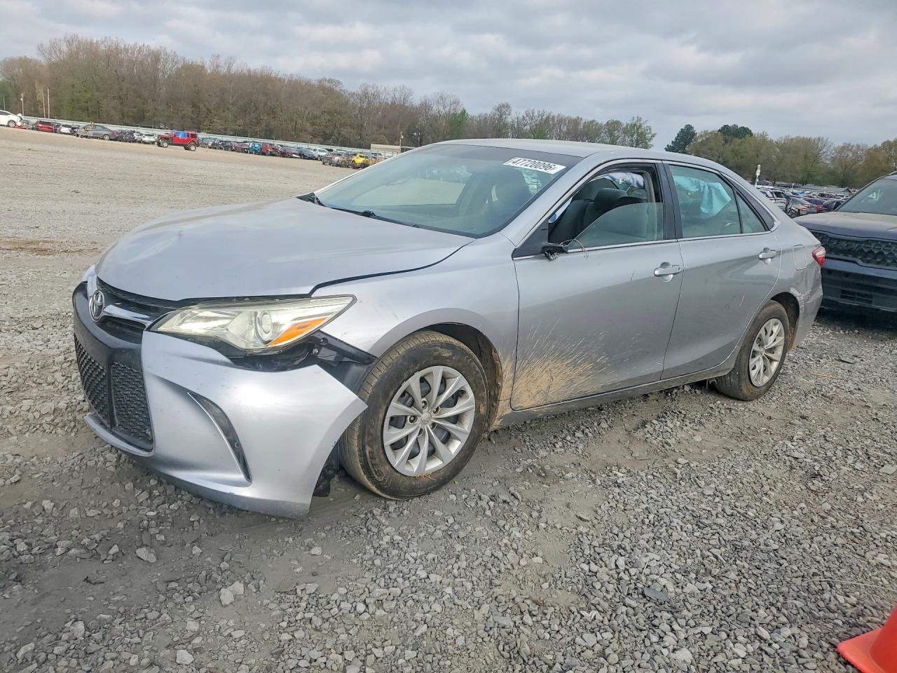 Salvage Toyota Camry Image