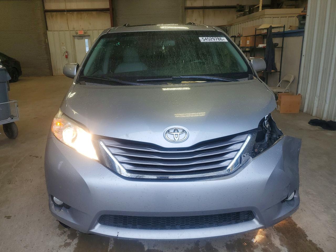 Toyota Sienna Xle 8-passenger