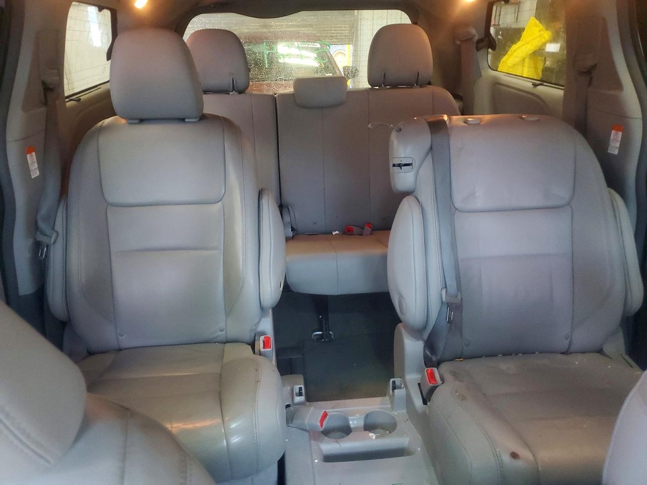 Toyota Sienna Xle 8-passenger