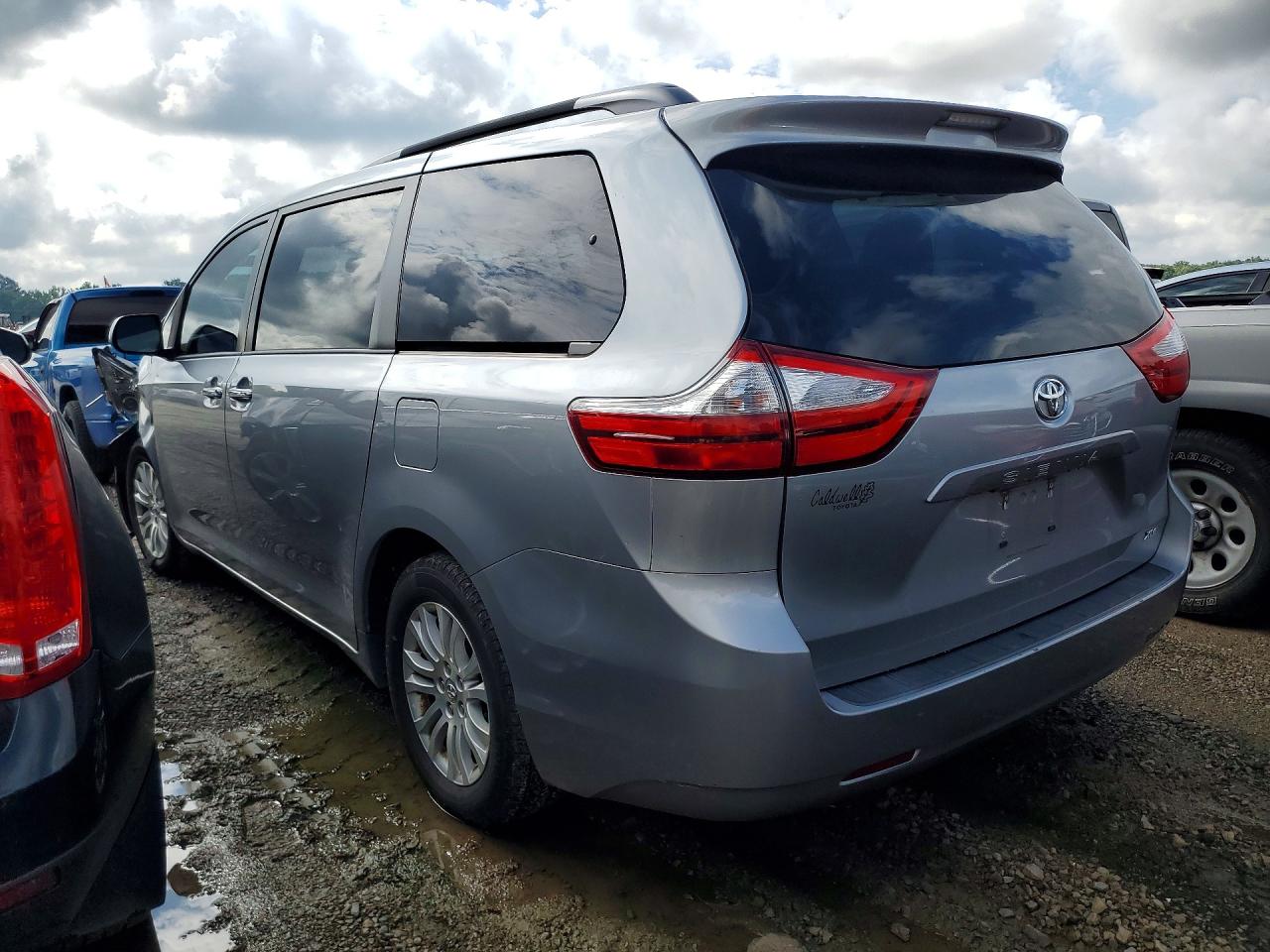 Toyota Sienna Xle 8-passenger