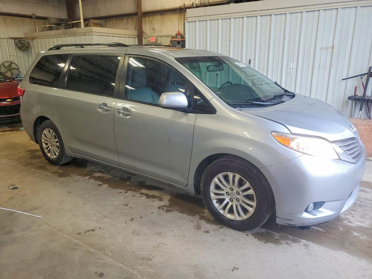 Toyota Sienna Xle 8-passenger