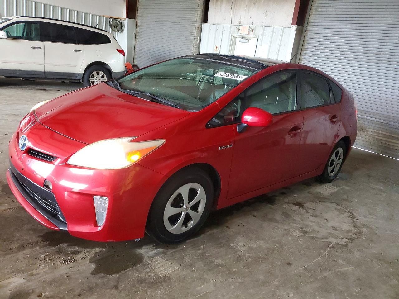 Salvage Toyota Prius Image