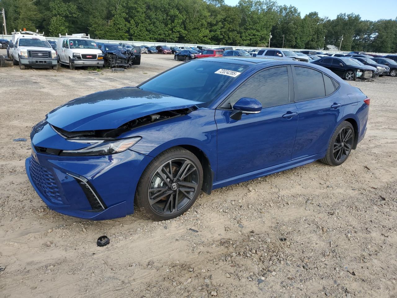 Salvage Toyota Camry Image