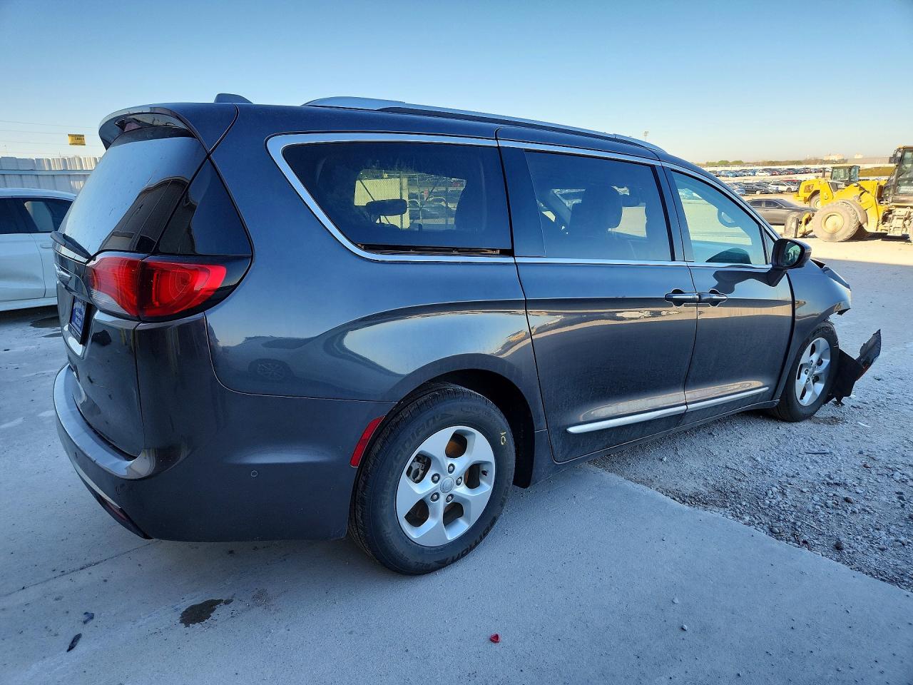 Chrysler Pacifica Touring L Plus