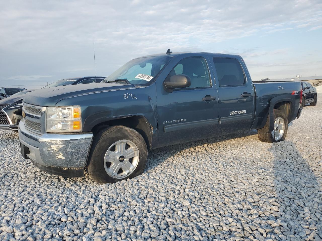 Salvage Chevrolet Silverado Image