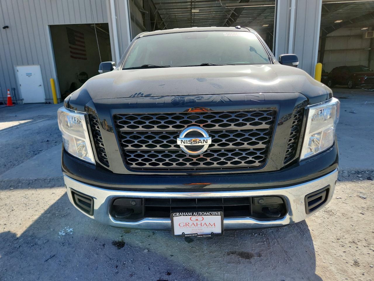 Nissan Titan Sv