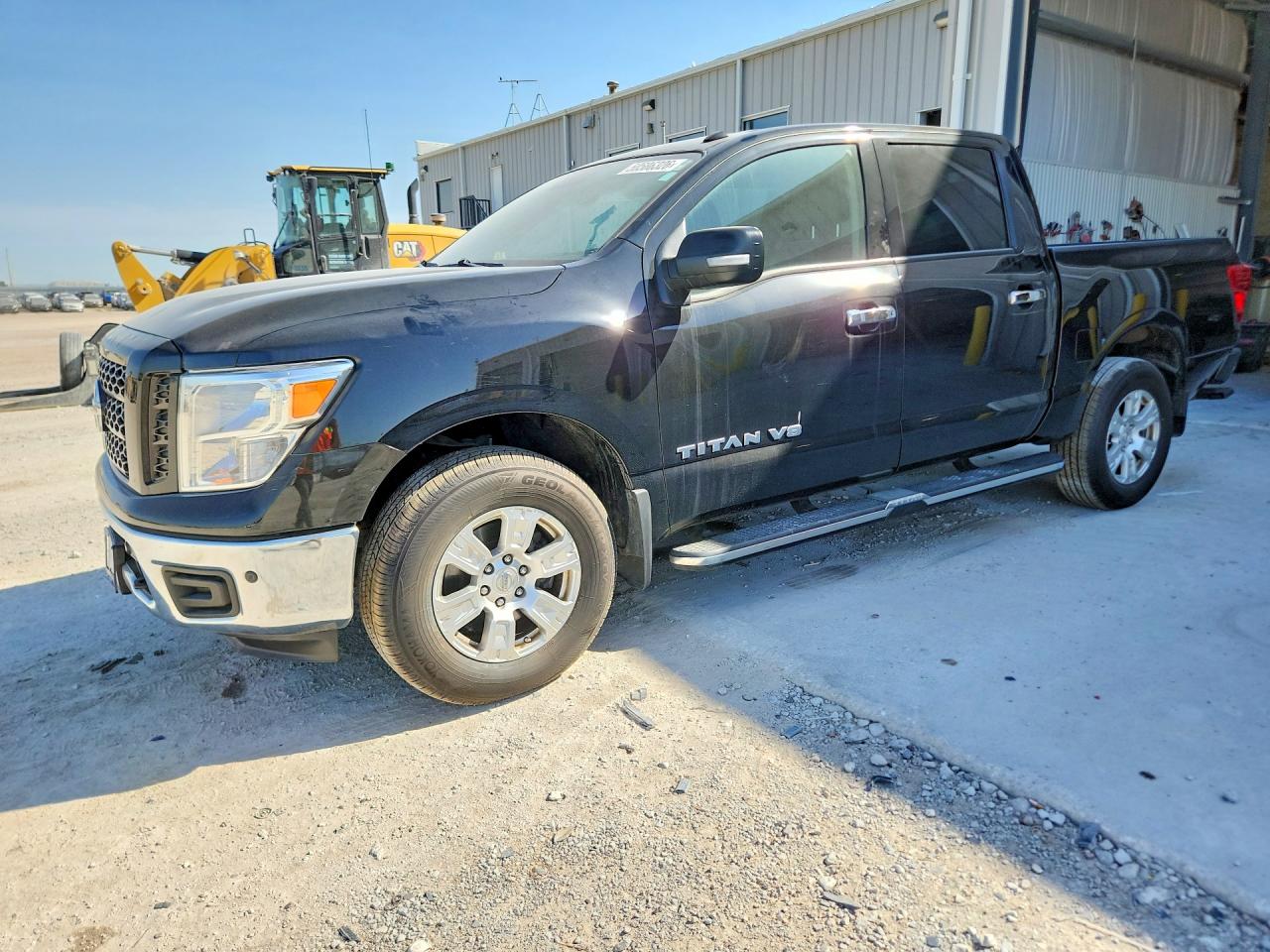 Salvage Nissan Titan Image