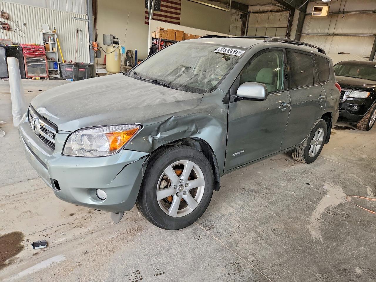 Salvage Toyota RAV4 Image