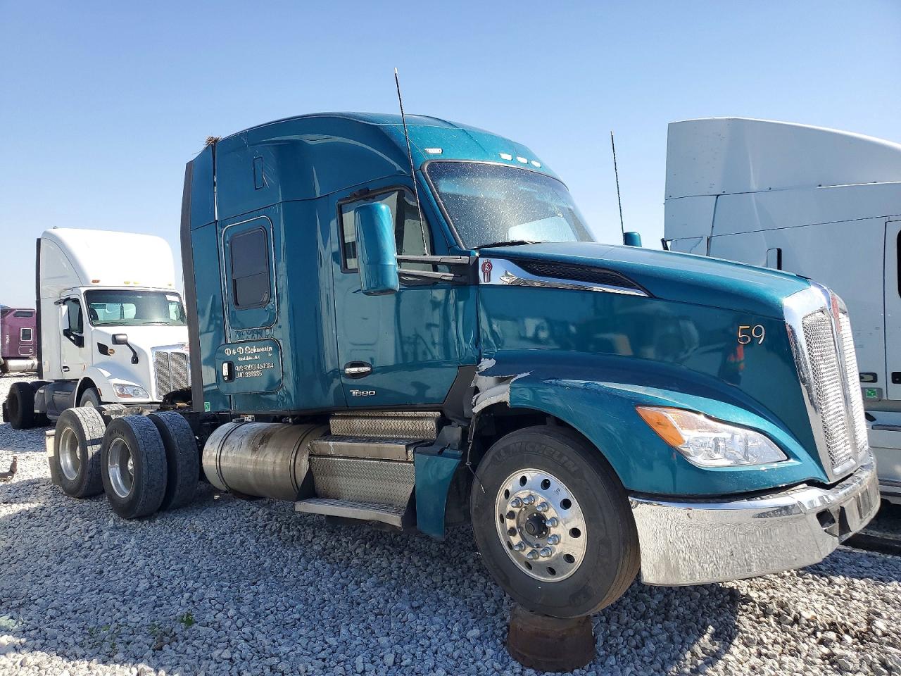 Salvage Kenworth T680 Image