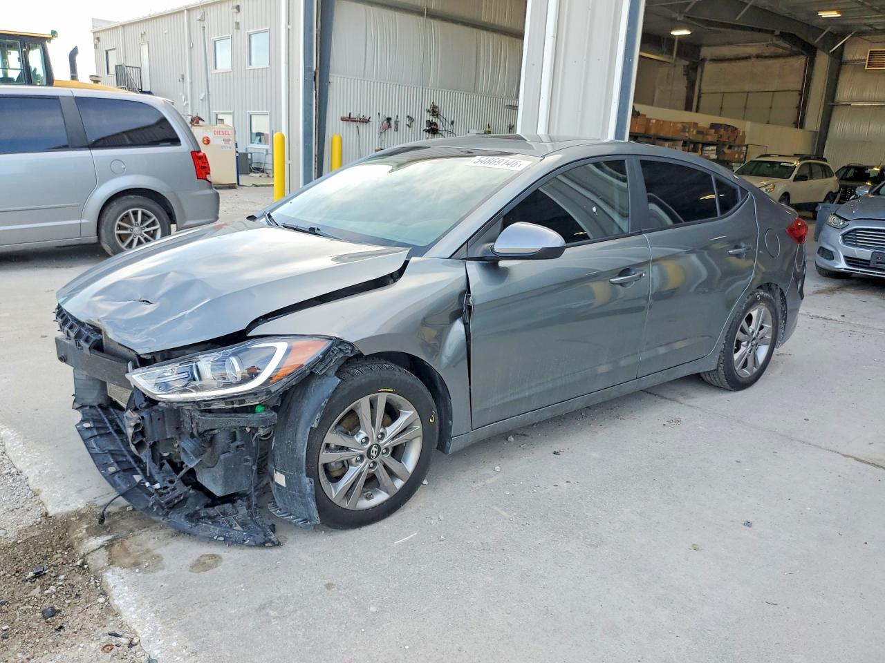 Salvage Hyundai ELANTRA Image