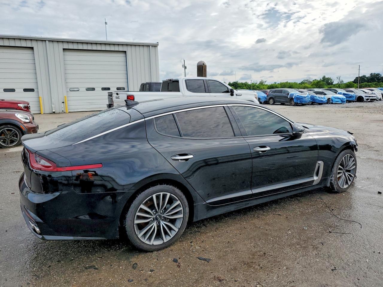 Kia Stinger Base