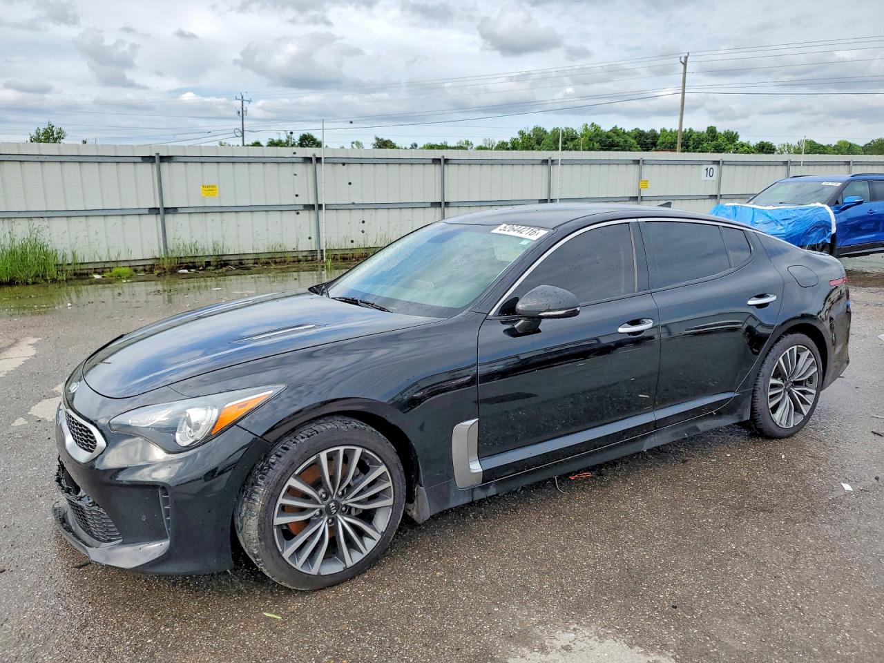 Salvage Kia Stinger Image
