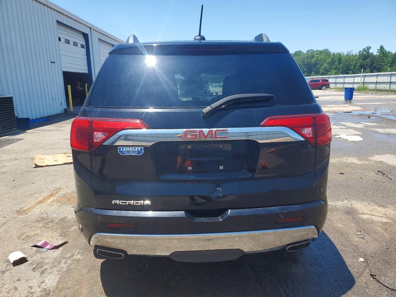 GMC Acadia Denali