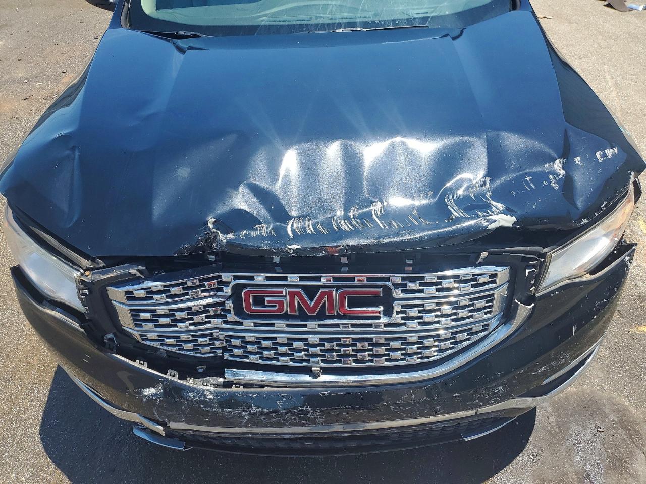GMC Acadia Denali
